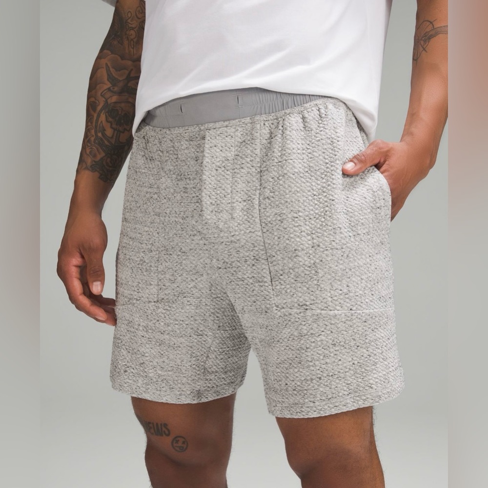 Men’s Lululemon At Ease Shorts 7” Inseam SIZE L **NWT** Heathered Grey